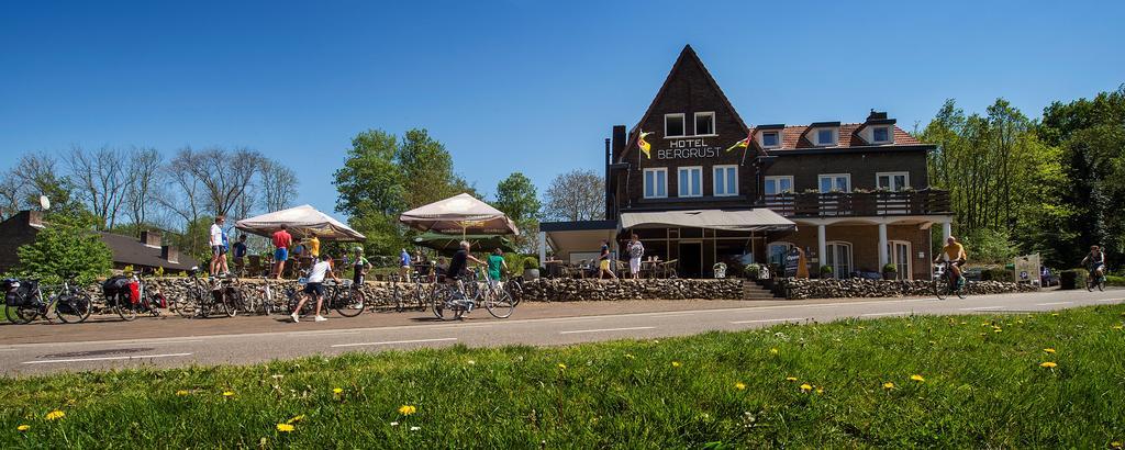 Hotel Bergrust Bemelen Экстерьер фото